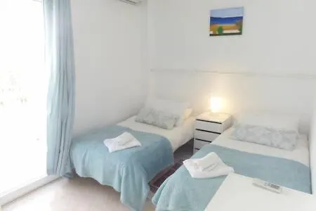 Amplio Apartamento Con Piscina Cerca De La Playa Nerja